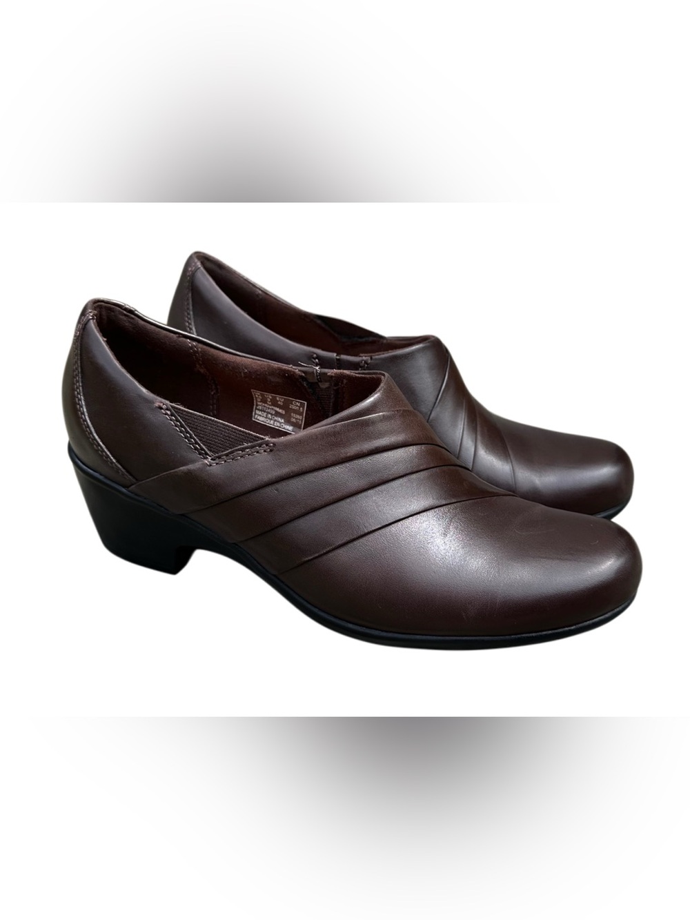 NIB Clarks Genette Port Brown Leather Comfort Heels Size 9 Cushion Career Shoes